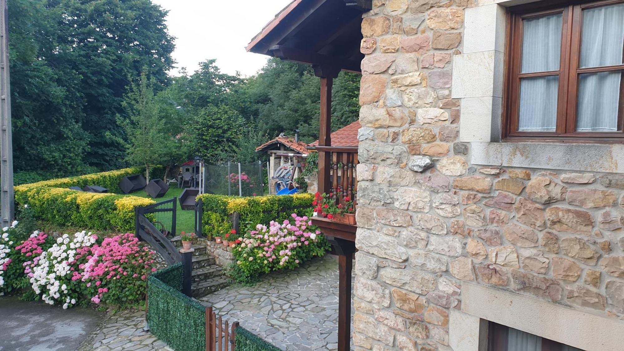 Casa Rural Caborzal Renedo De Cabuerniga Exterior foto